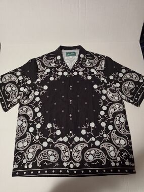Maison Article Rose Paisley Button Up Short Sleeve Size Medium